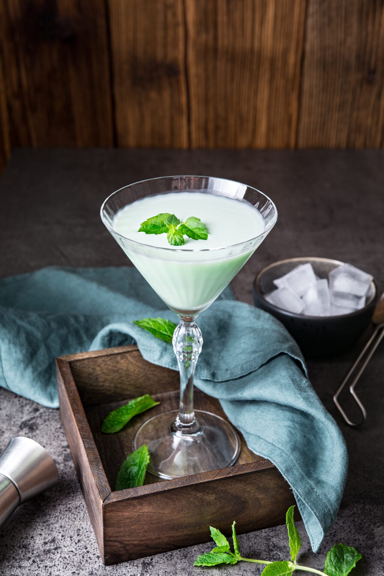 Delicious Grasshopper Cocktail Recipe featured image above