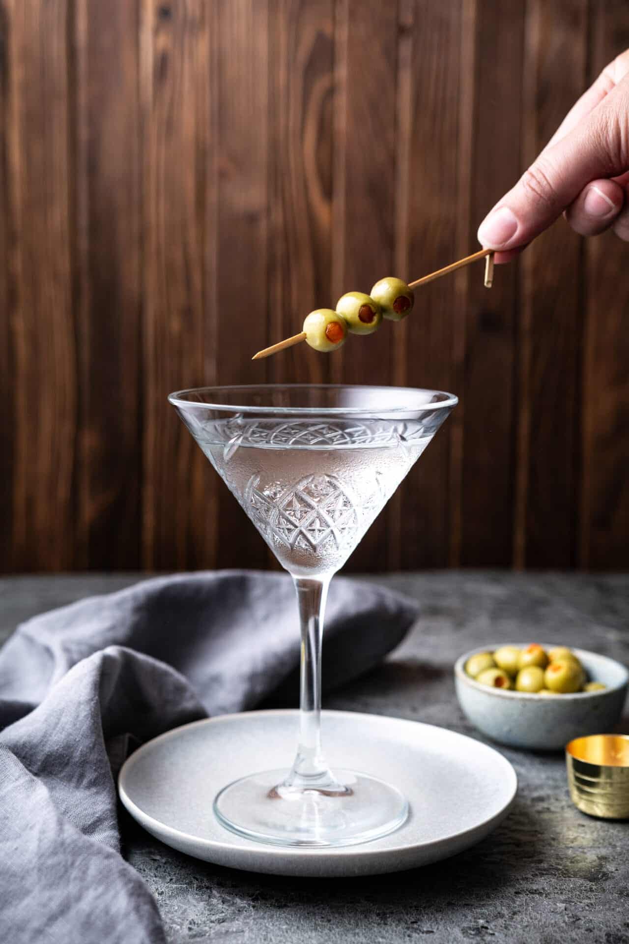 Delicious Dry Martini Recipe featured