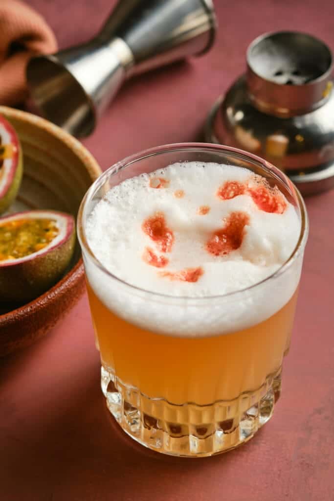 Maracuyá Sour Cocktail (Passionfruit Pisco Sour)